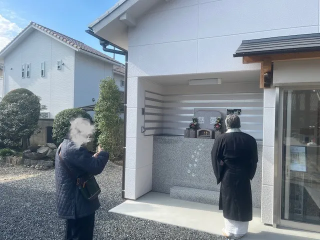 納骨後の住職による読経